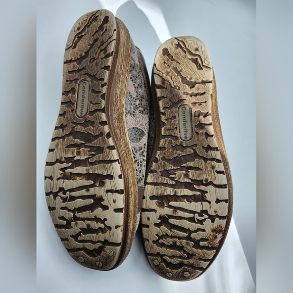 Comfortiva Brown & Beigh Leather Patterned Sneakers Sz 8M - Picture 7 of 7
